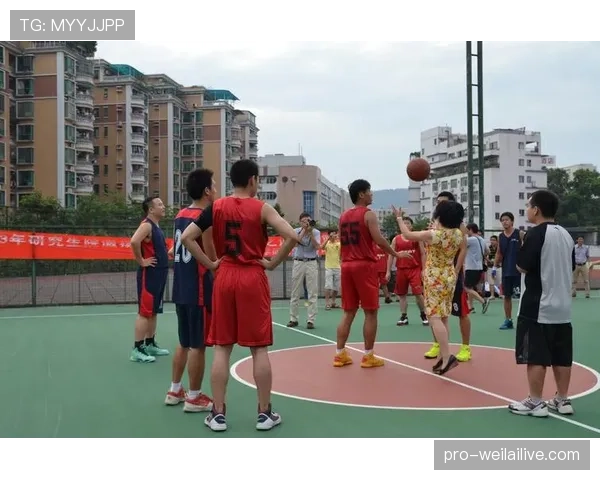 深度解析篮球发球规则的判定标准与执行流程